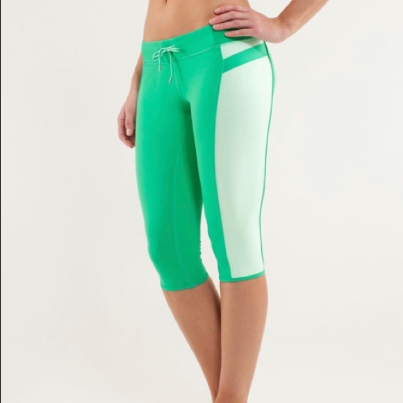 Lululemon Heat It Up Crop Pants Size 4 - Picture 1 of 14